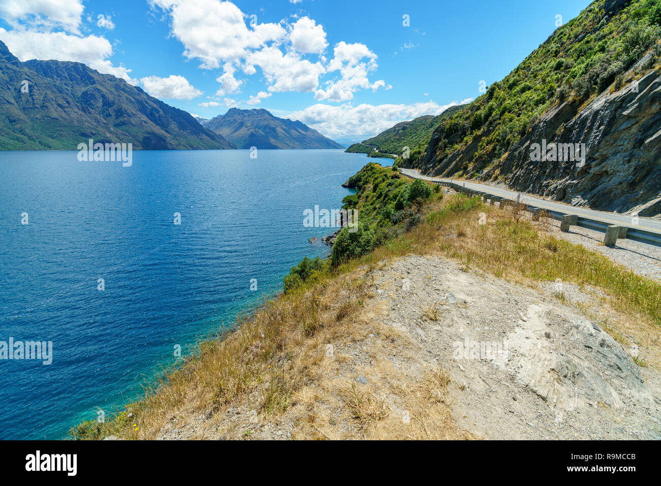 Sur la route de Kingston dans les montagnes, le lac Wakatipu, Otago, Nouvelle-Zélande Banque D'Images