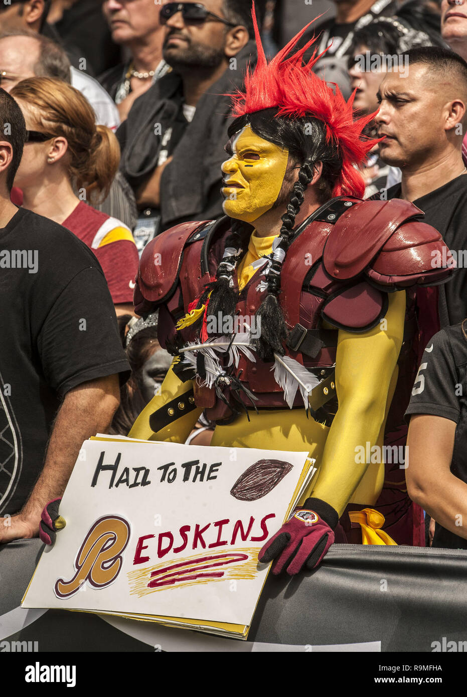 Oakland, Californie, USA. 29 août, 2013. Redskin fan sur Dimanche, 29 Septembre, 2013, à Oakland, Californie. Les Redskins défait les Raiders 24-14. Crédit : Al Golub/ZUMA/Alamy Fil Live News Banque D'Images