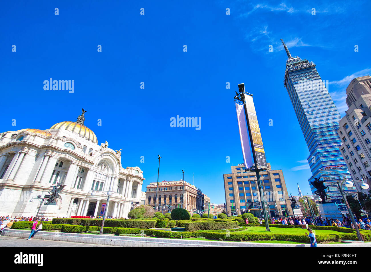 Mexico, Mexico City - 3 décembre, 2018 : Landmark Tower Torre Latinoamericana près de l'Alameda Central Park Banque D'Images