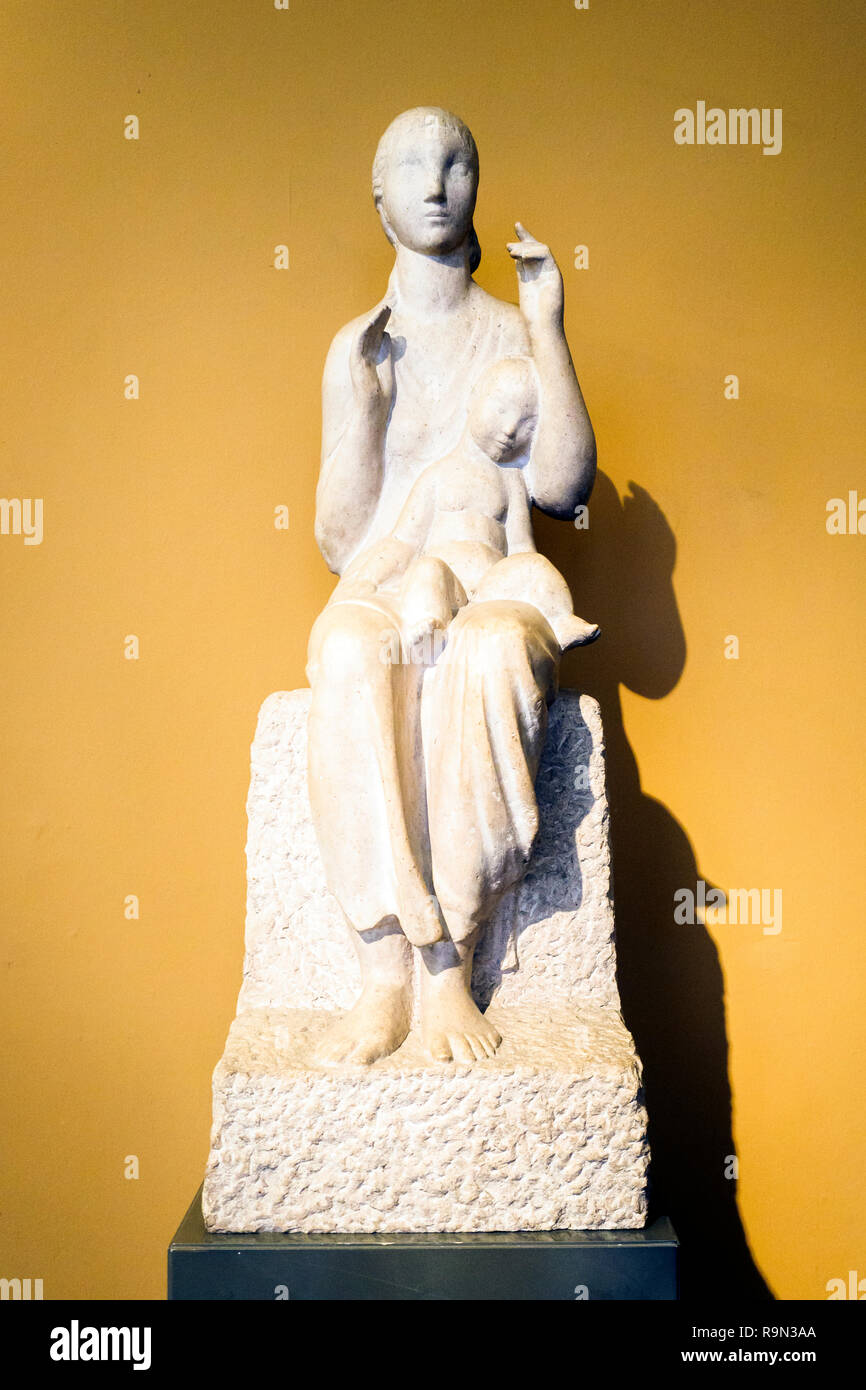 La mère et l'enfant par Alfred Turner (1874 - 1940) à propos de calcaire 1936 Banque D'Images