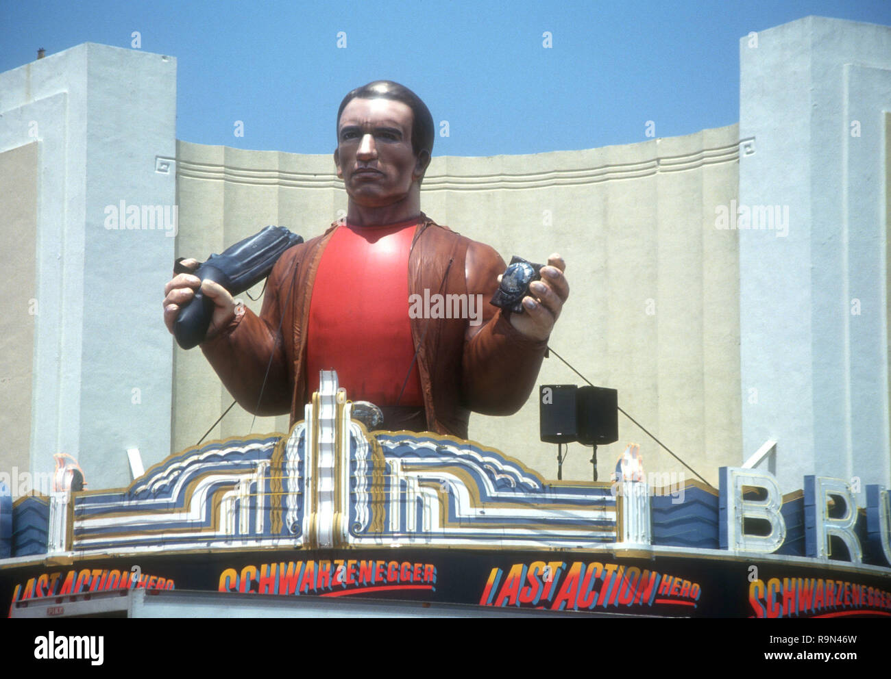 WESTWOOD, CA - le 13 juin : une vue générale de l'atmosphère à Columbia Pictures' 'Last Action Hero' le 13 juin 1993 au Mann Village Theater à Westwood, en Californie. Photo de Barry King/Alamy Stock Photo Banque D'Images