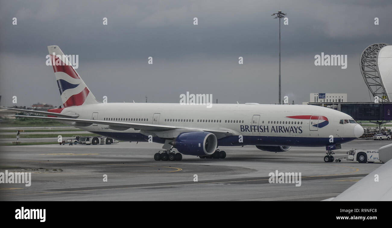 Bangkok, Thaïlande - Sep 15, 2018. Un Boeing 777-200 de British Airways avion roulait sur la piste de l'aéroport de Bangkok Suvarnabhumi. Banque D'Images