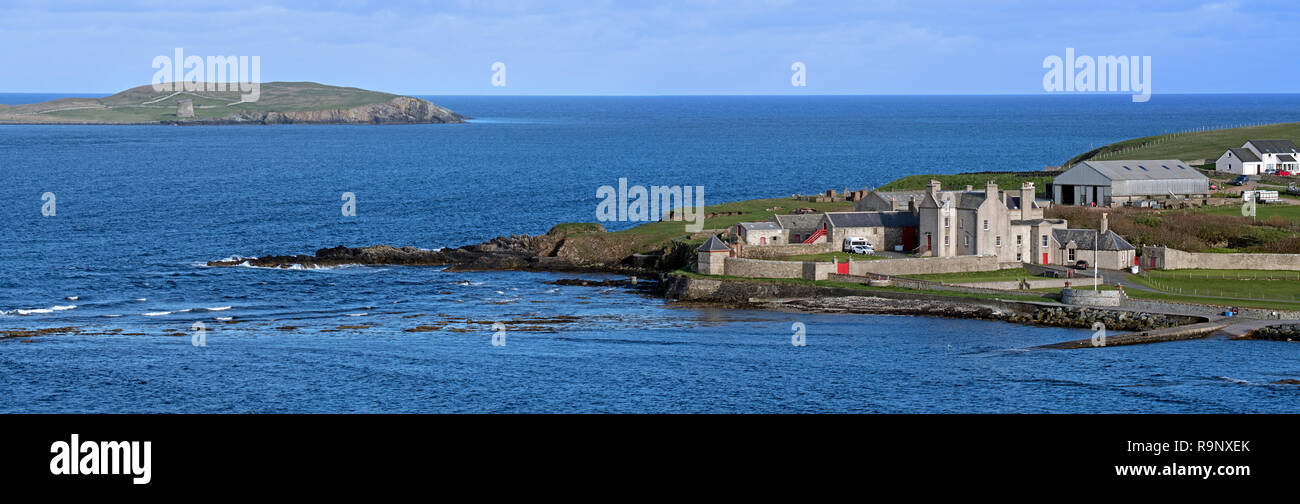 Vue panoramique sur l'île de Mousa et sable Lodge à Leebotten, Sandwick, Shetland, Scotland, UK Banque D'Images