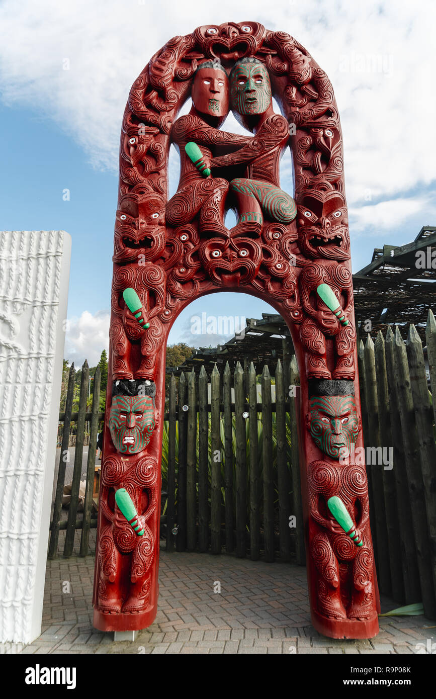 Les Maoris de Nouvelle-Zélande traditionnel de la sculpture sur bois Banque D'Images