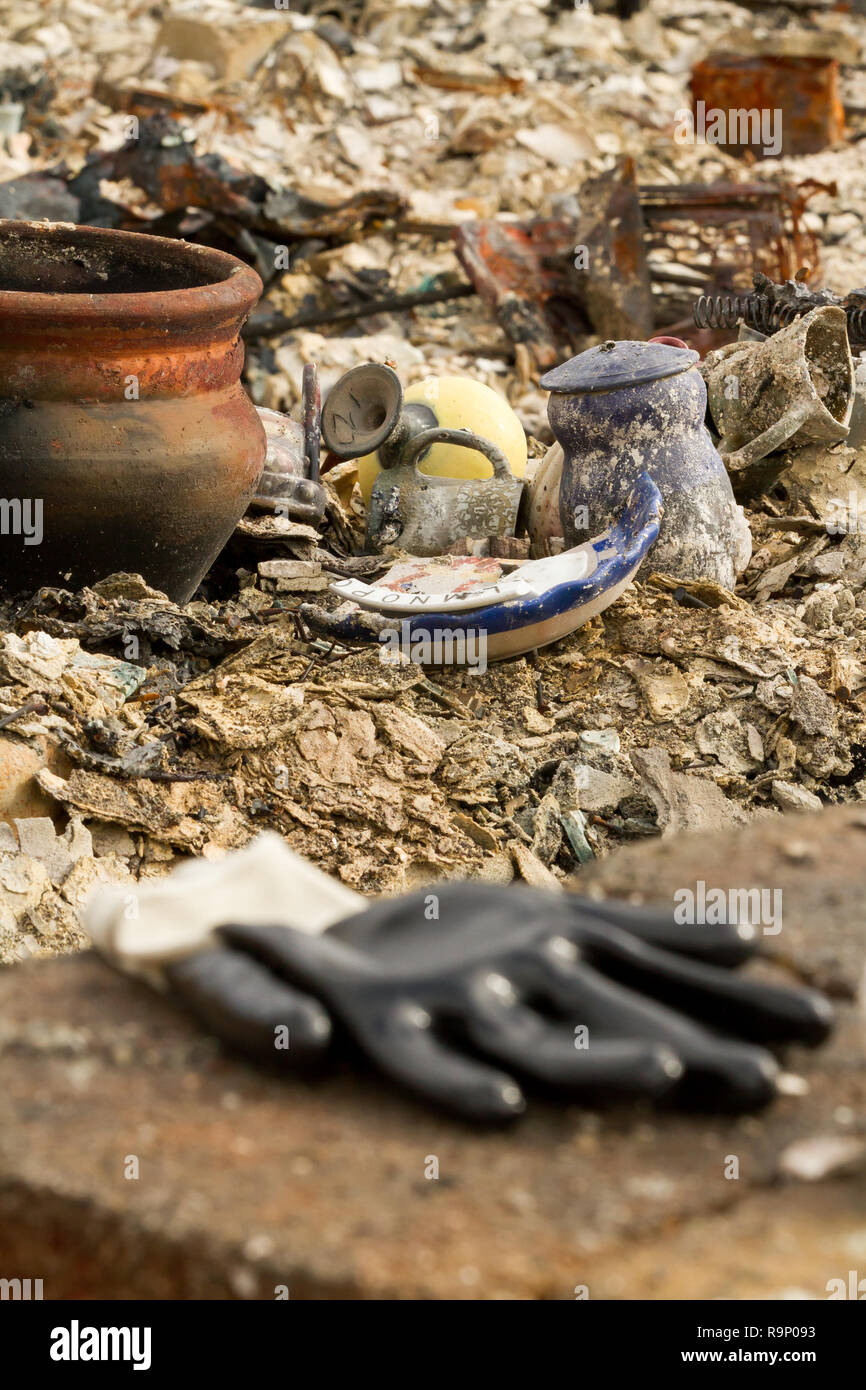 Recherche - Ces images ont été capturées dans les quartiers près de Santa Rosa, Californie, où les feux de friches au début d'octobre 2017. Banque D'Images