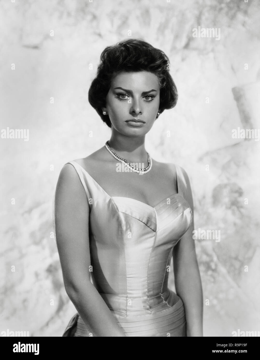 Sophia Loren, vers 1958 référence #  33635 Fichier 751THA Banque D'Images