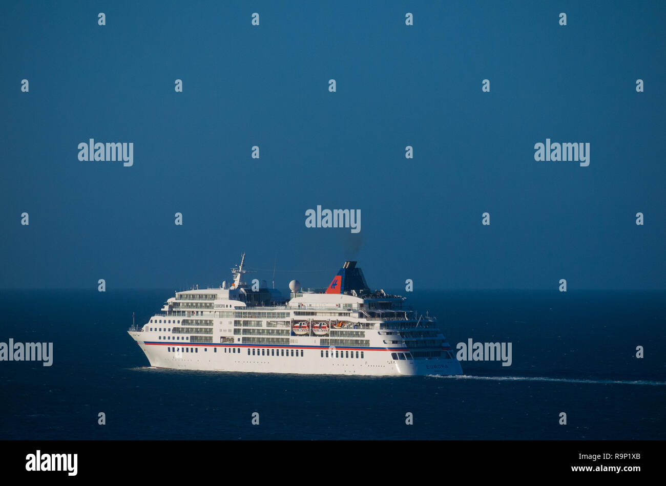Le bateau de croisière MS Europa chefs en mer lors de l'arrêt de départ de Penneshaw Kangaroo Island en Australie du Sud, Australie Banque D'Images
