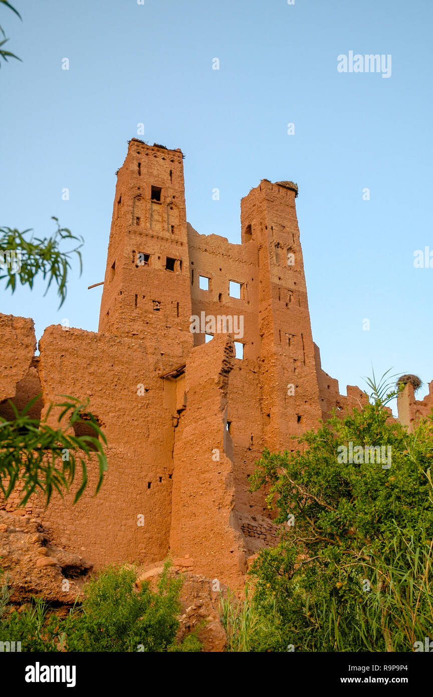 Petit village de montagnes du Haut Atlas au Maroc Banque D'Images