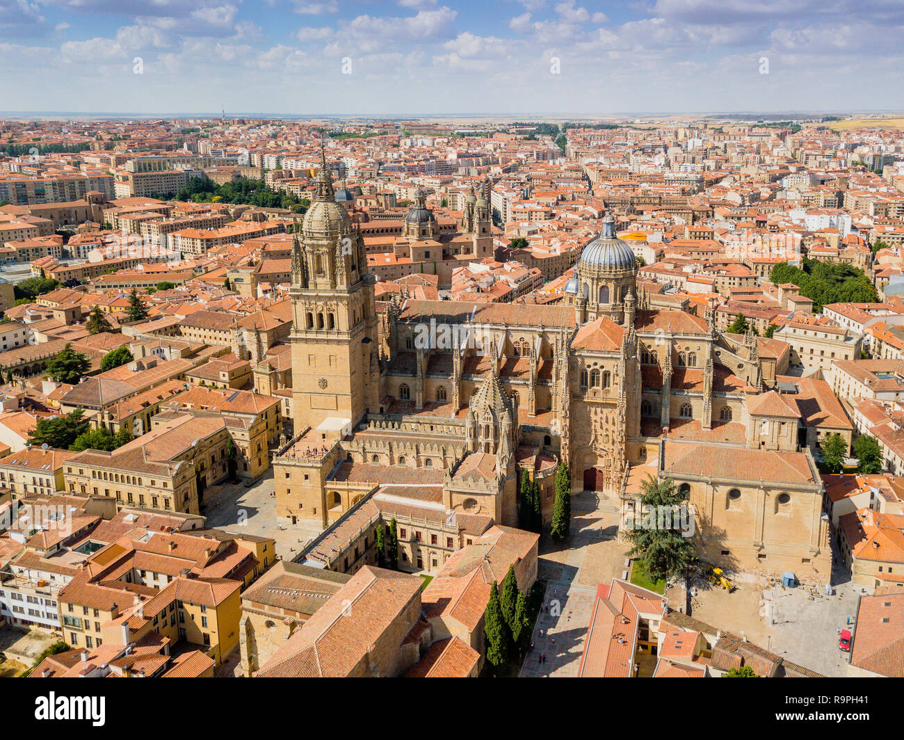 Vue aérienne de Salamanca avec nouvelle et ancienne cathédrale au premier plan, l'Espagne Banque D'Images