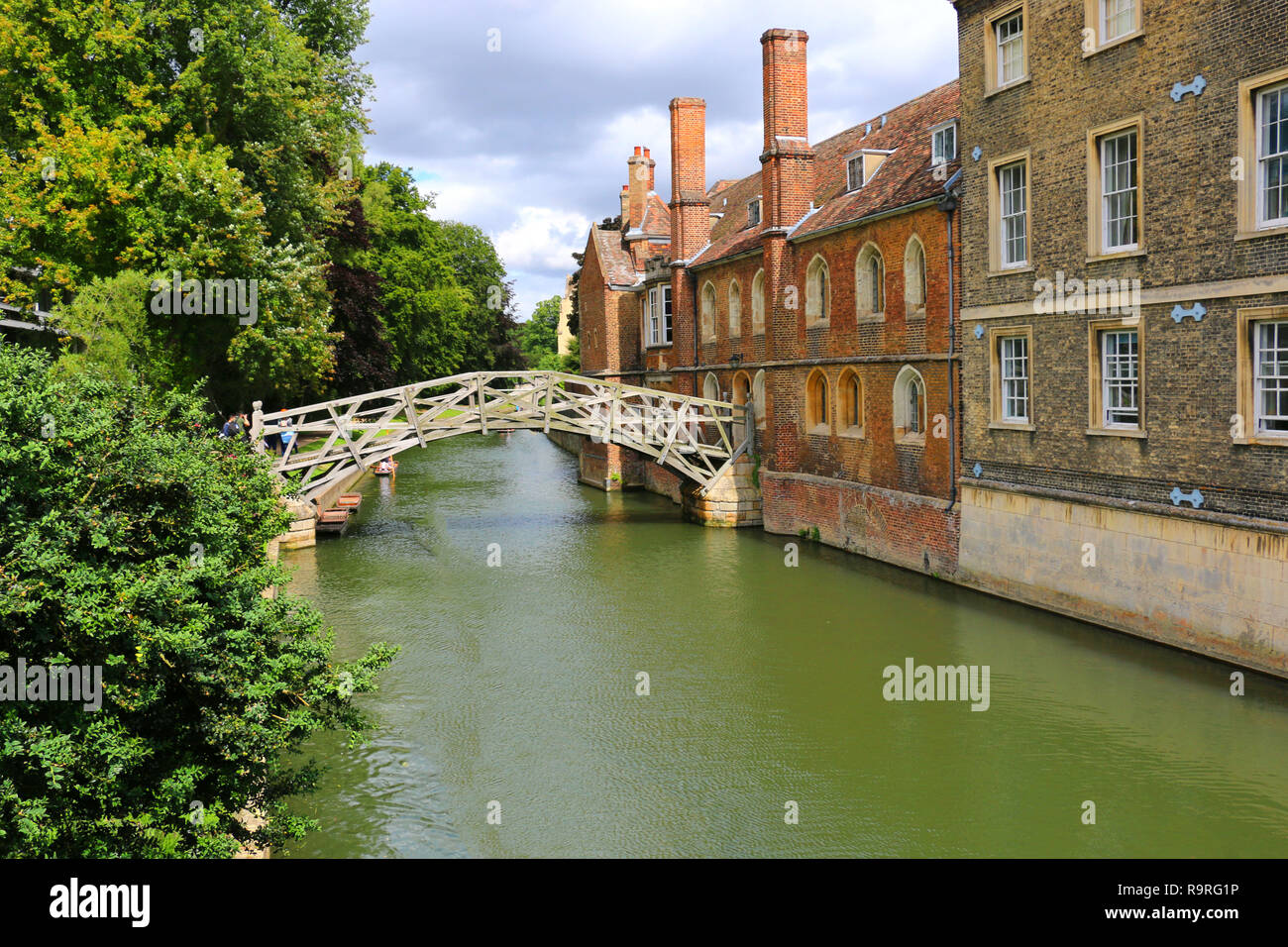 Pont de bois mathématique au Queens College de Cambridge, Royaume-Uni Banque D'Images