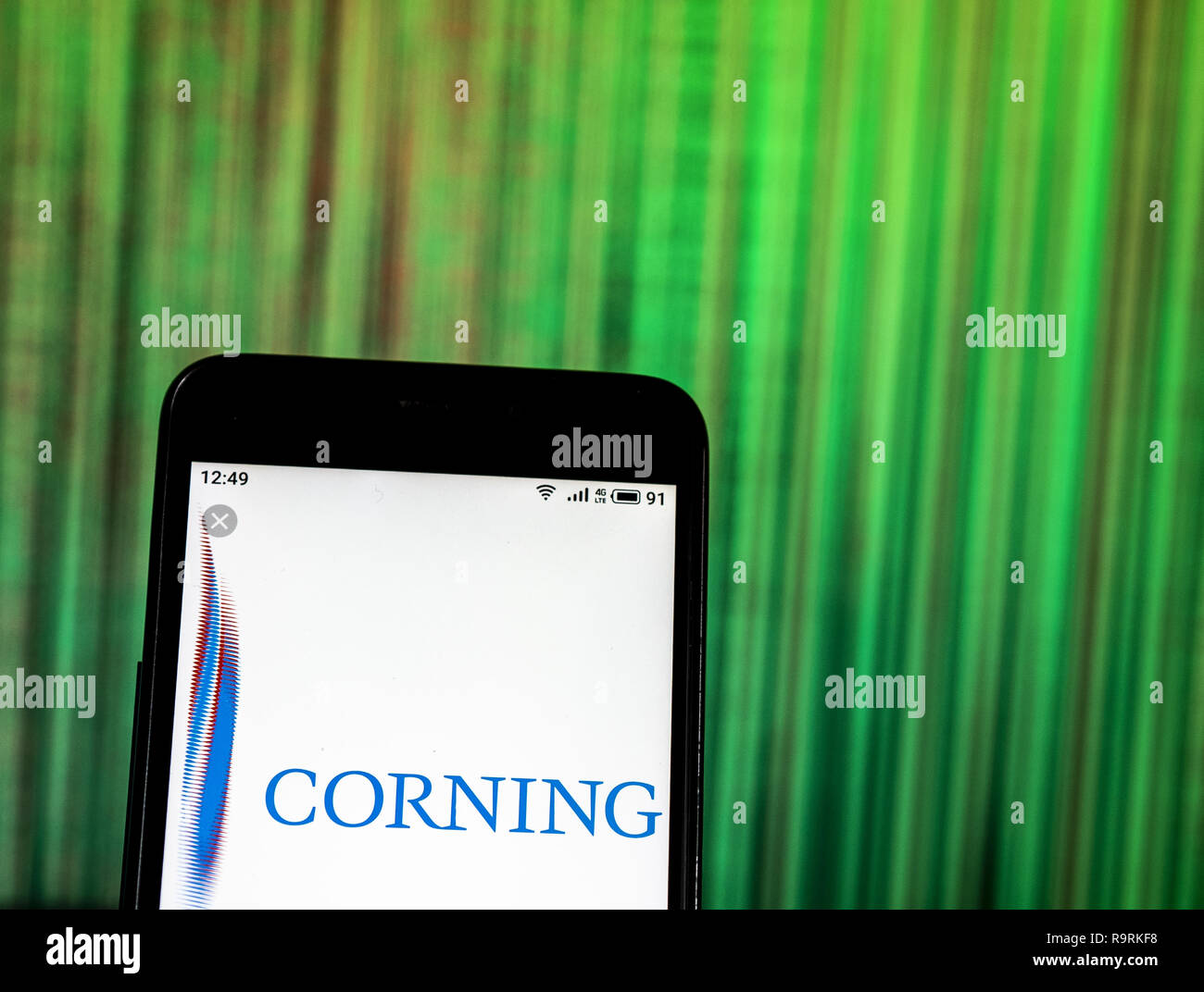 26 décembre 2018 - Kiev, Ukraine - Corning Inc. produits optiques logo de l'entreprise vu affichée sur un téléphone intelligent. (Crédit Image : © Igor Golovniov/SOPA des images à l'aide de Zuma sur le fil) Banque D'Images