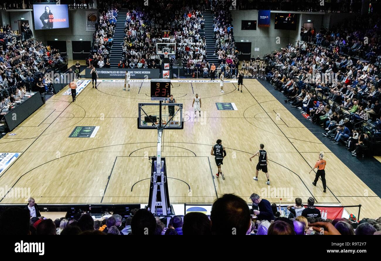 Hambourg, Allemagne. Dec 23, 2018. Le club de basket-ball Ligue 2e tours  Hambourg joue dans le Edel-Optics.de Arena Contre les Falcons de Nuremberg  BC. Photo : Markus Scholz/dpa/Alamy Live News Photo Stock -