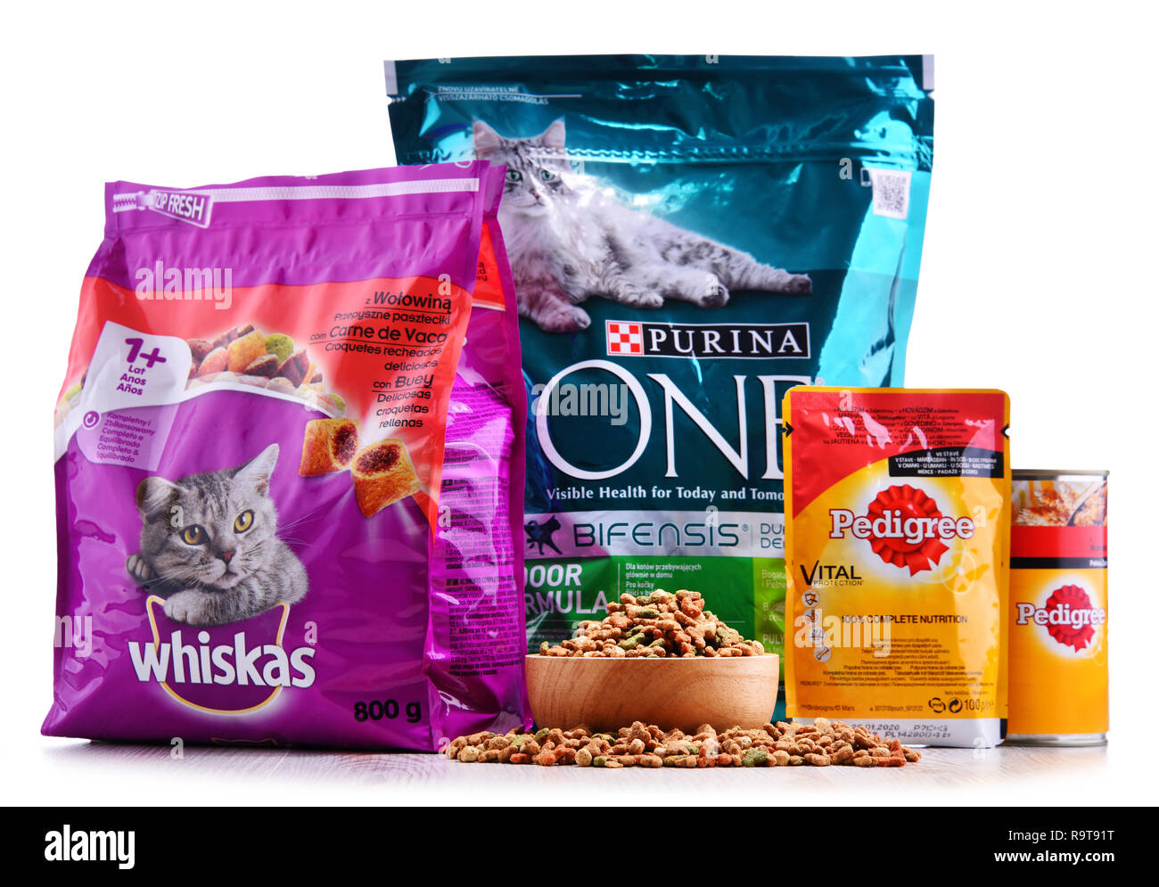 POZNAN, POL - 20 juil 2018 : produits Purina, marque mondiale d'aliments pour animaux de compagnie fabriqués par Nestlé Purina Petcare, St Louis, Missouri, filiale de sw Banque D'Images