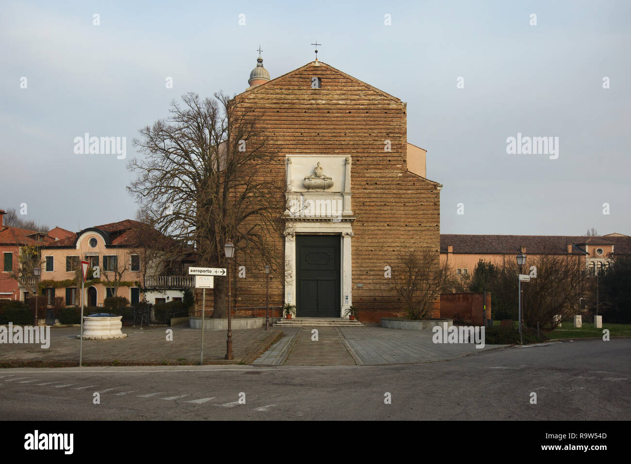 Église de Saint Nicholas (Chiesa di San Nicolò al Lido) sur Lido près de Venise, Italie. Banque D'Images