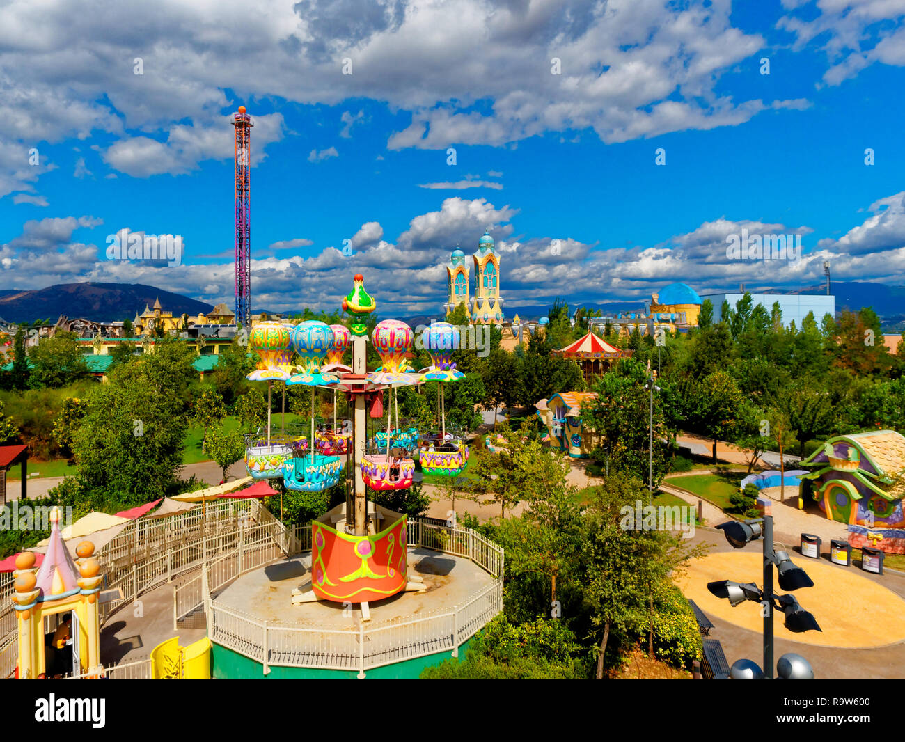 Rome, Italie - Sept 2017 : Rainbow Magicland fête foraine vue panoramique Banque D'Images
