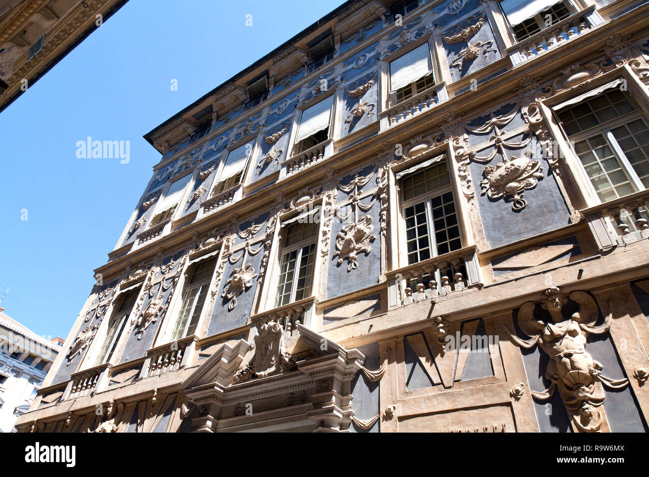 Ornate Building, le centre de Gênes, en Italie. Banque D'Images