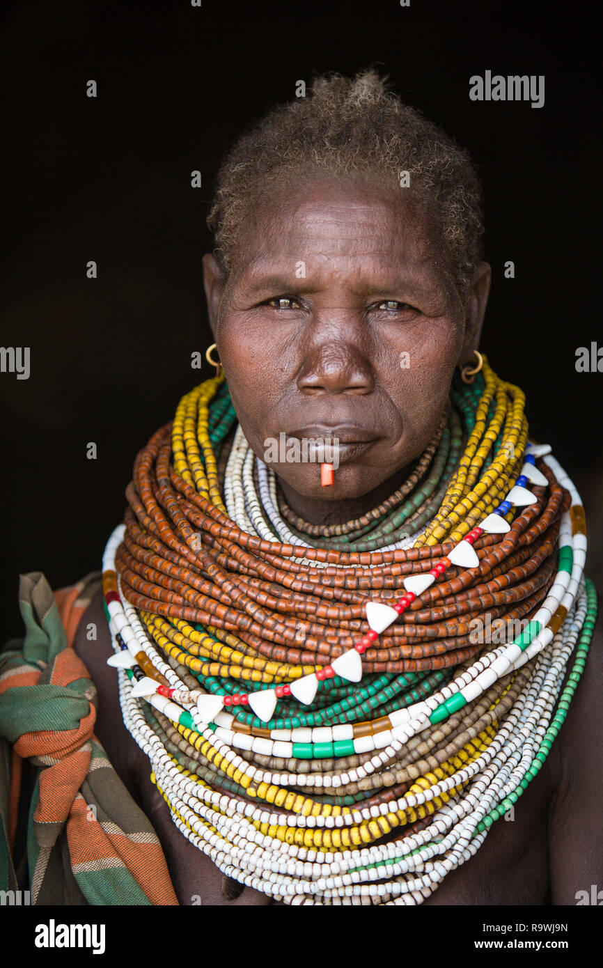 Portrait de tribu Nyangatom, vallée de l'Omo, Ethiopie Banque D'Images