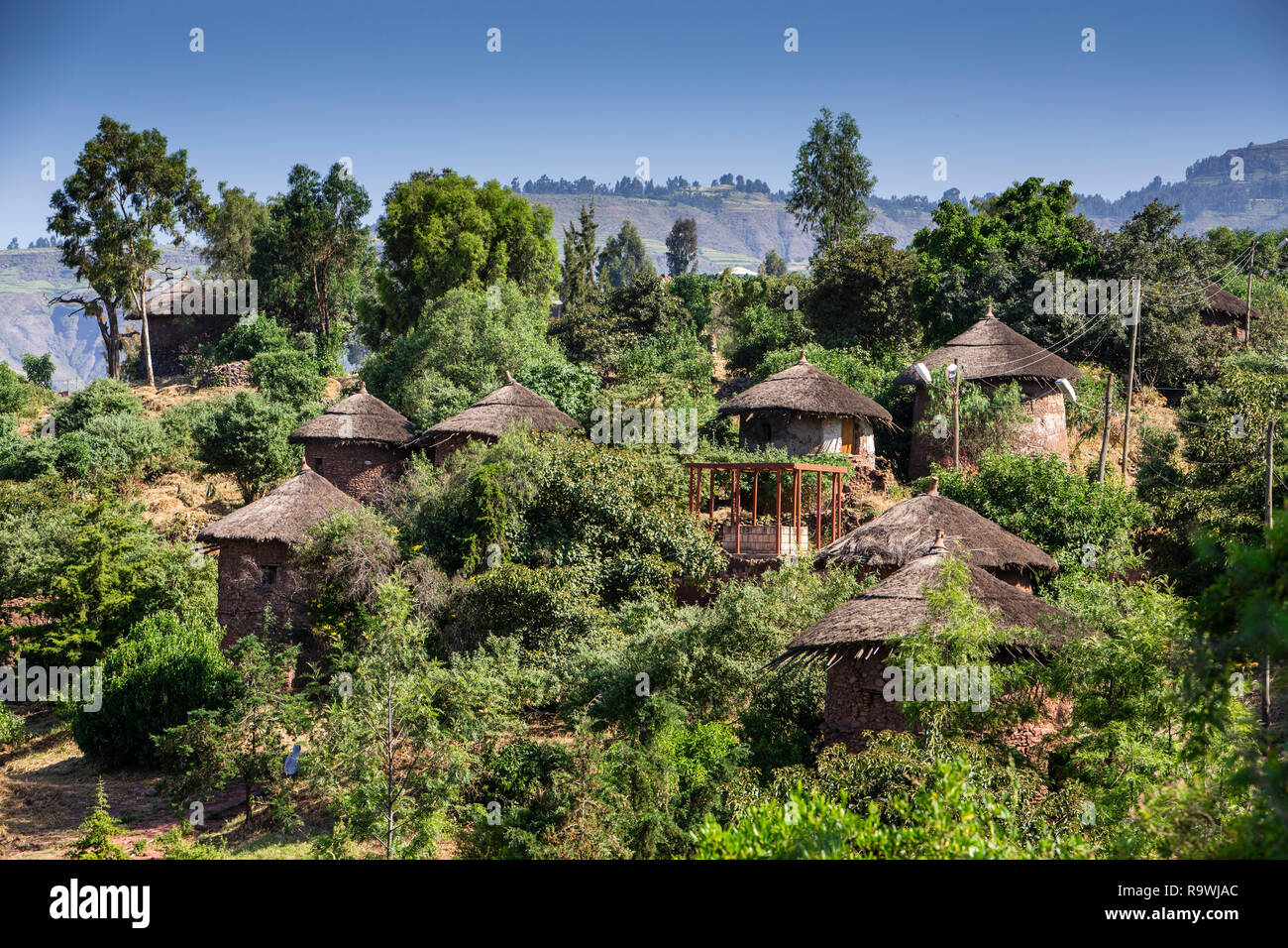 Maisons traditionnelles de Tukul sur le flanc de Lalibela, Ethiopie Banque D'Images
