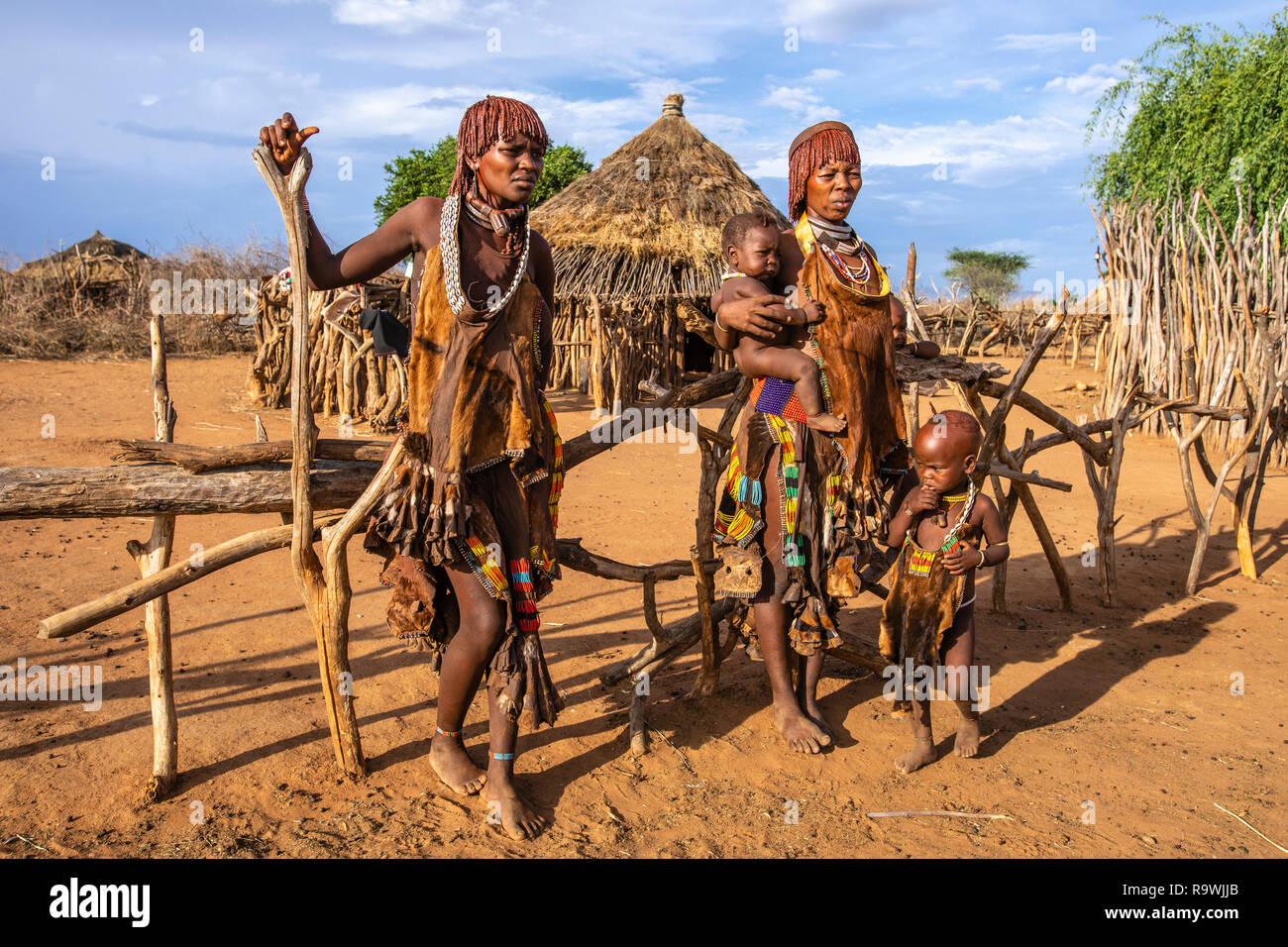 Village de la tribu Hamar de Gurdo en vallée de l'Omo, Ethiopie Banque D'Images