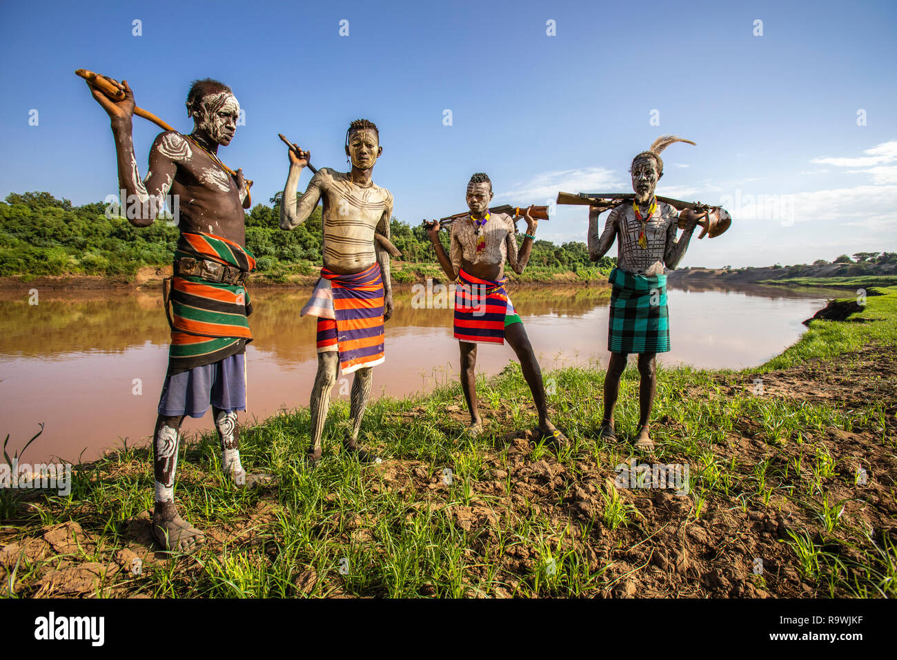 Kara Tribu de ud Village de vallée de l'Omo, Ethiopie Banque D'Images