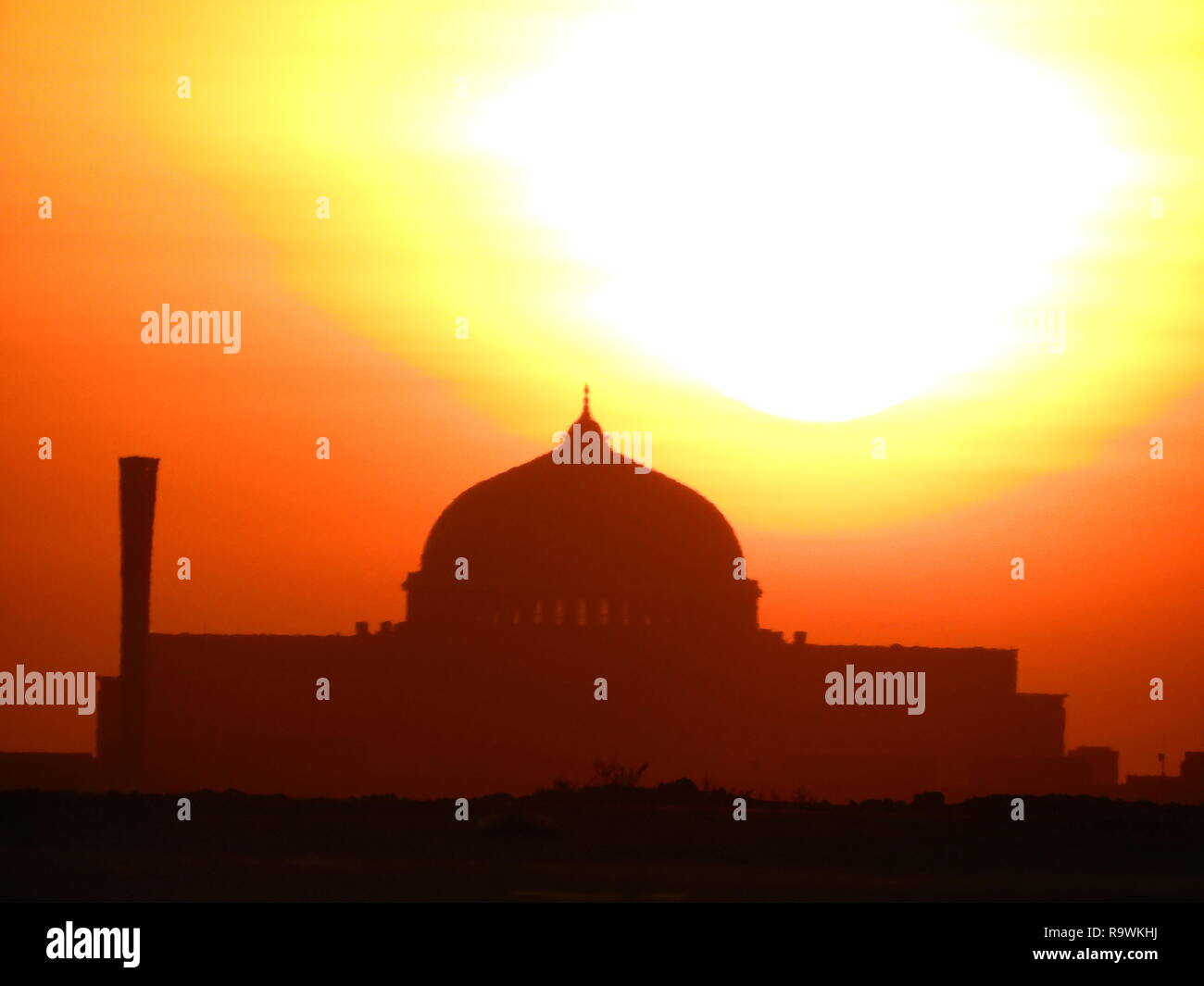 L'heure du coucher du soleil dans la ville Banque D'Images