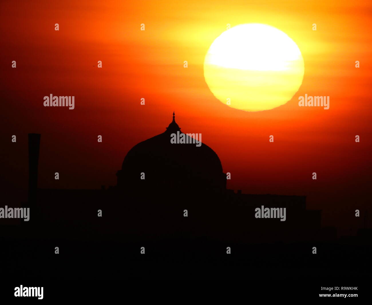 L'heure du coucher du soleil dans la ville Banque D'Images