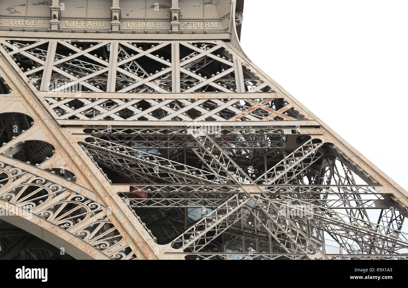 Détail de la structure de la Tour Eiffel à Paris, France Banque D'Images