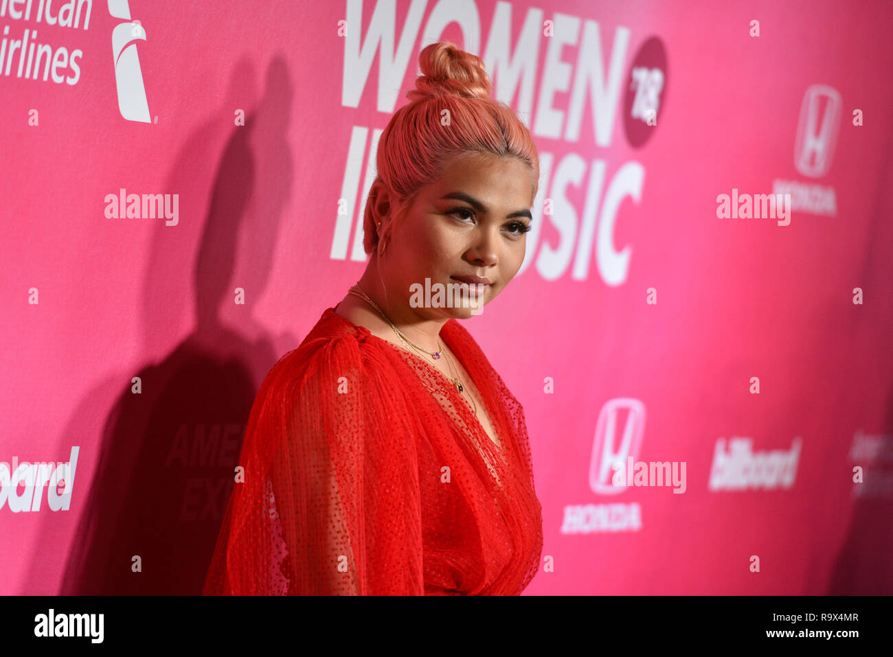 Hayley Kiyoko assiste aux Billboard Women In Music 2018 le 6 décembre 2018 à New York. Banque D'Images