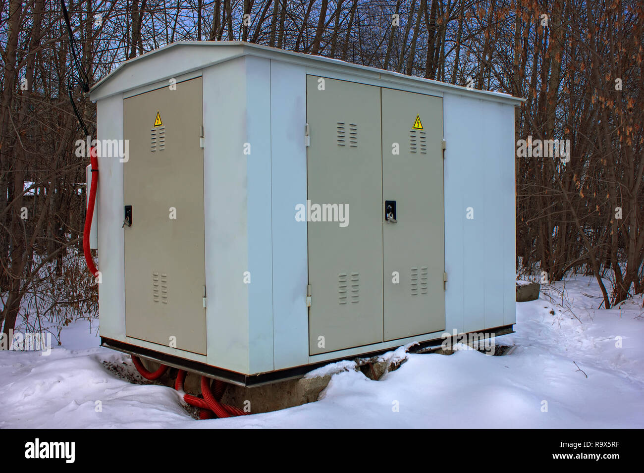 Boîte de transformateur Transformateur. cabinet, boîtier de commande ...