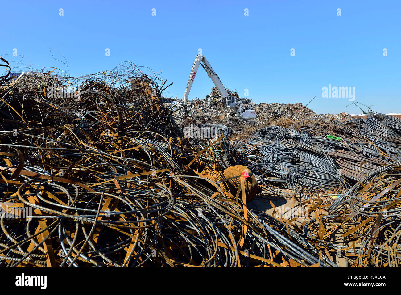 02.05.2018, Duisburg, Nordrhein-Westfalen, Deutschland. Schrottinsel im Duisburger Binnenhafen. Schrottinsel zu der ist die TSR Recycling GmbH Banque D'Images