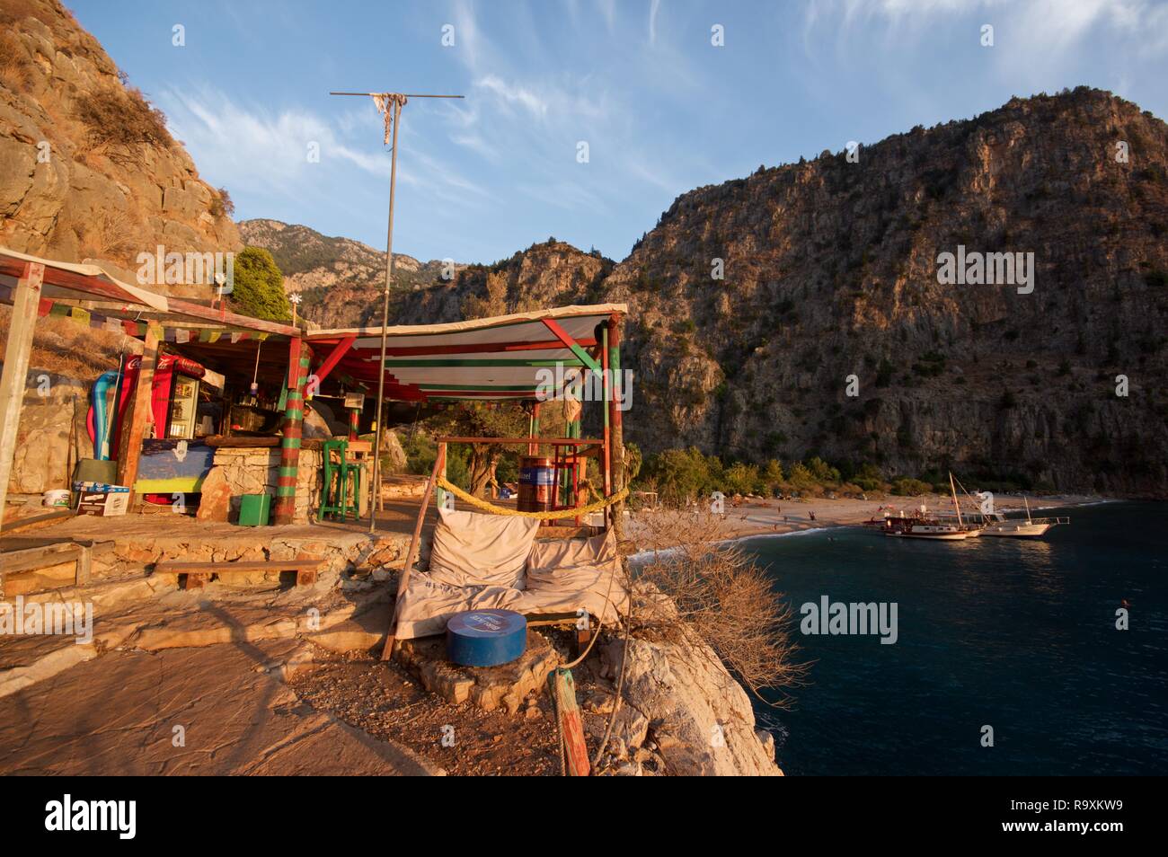 Bar au bord de l'eau, la Vallée des Papillons, Turquie Banque D'Images