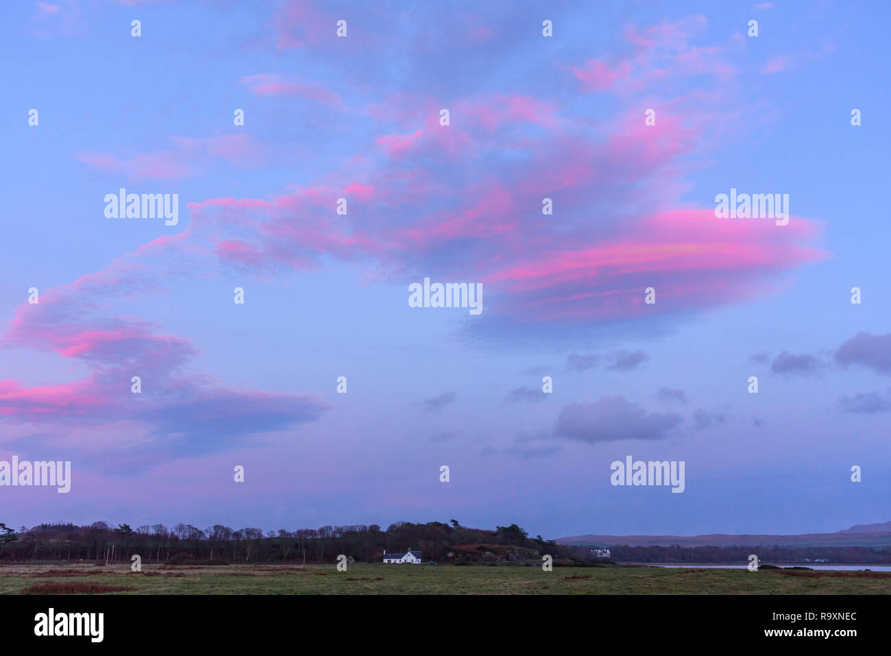 Le coucher du soleil, près de Bridgend, Islay, Hébrides intérieures, ARGYLL & BUTE, Ecosse Banque D'Images