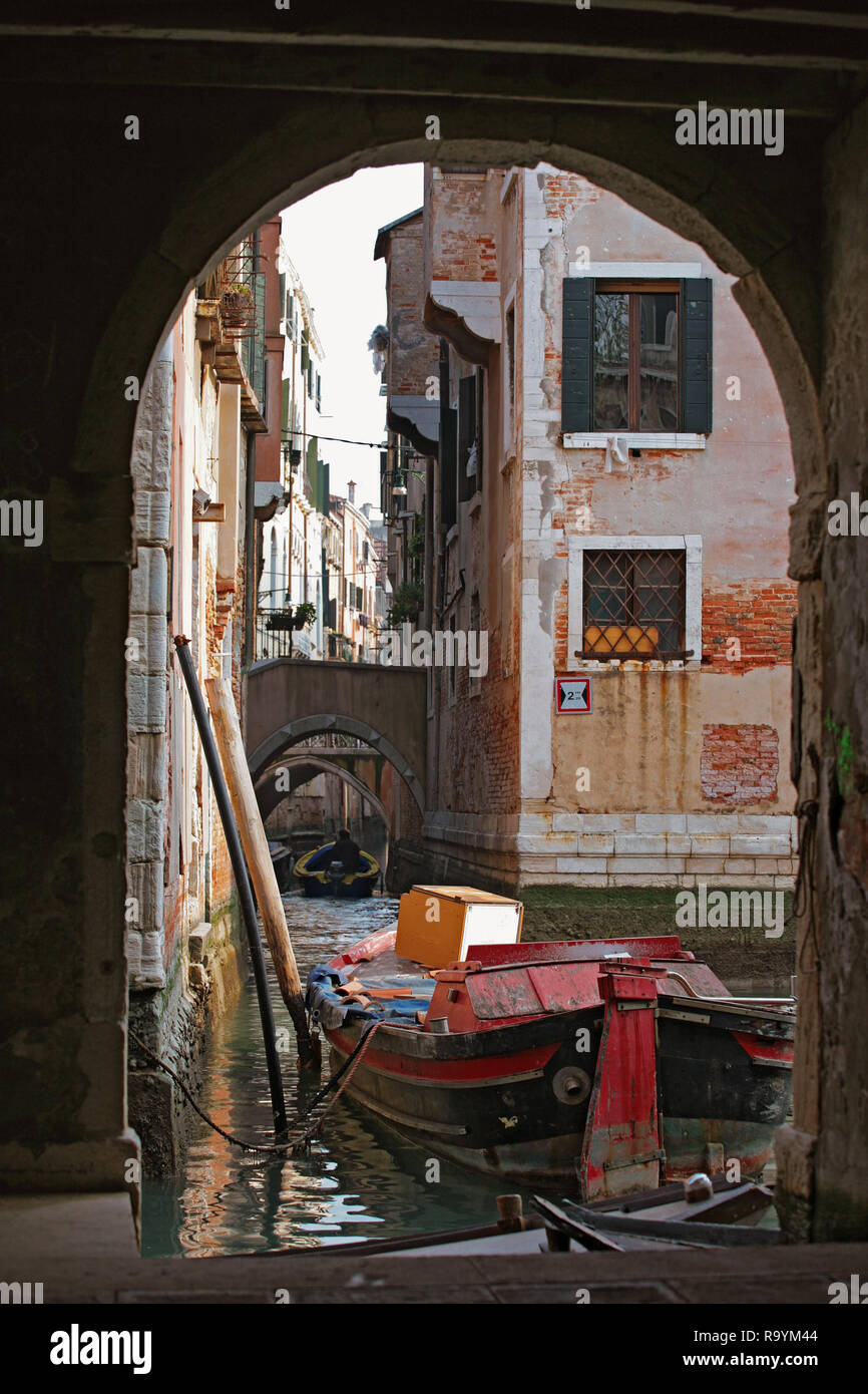 Rio di San Boldo, Santa Croce, Venise, Italie : un coin tranquille canal près de Campo San Giacomo dell'Orio Banque D'Images