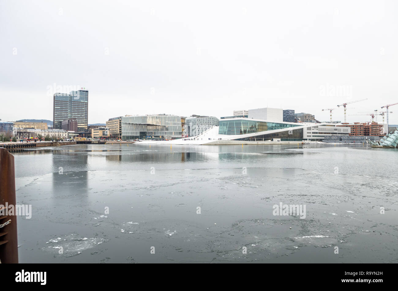 Froid en hiver vue sur Oslo Opera House. Banque D'Images