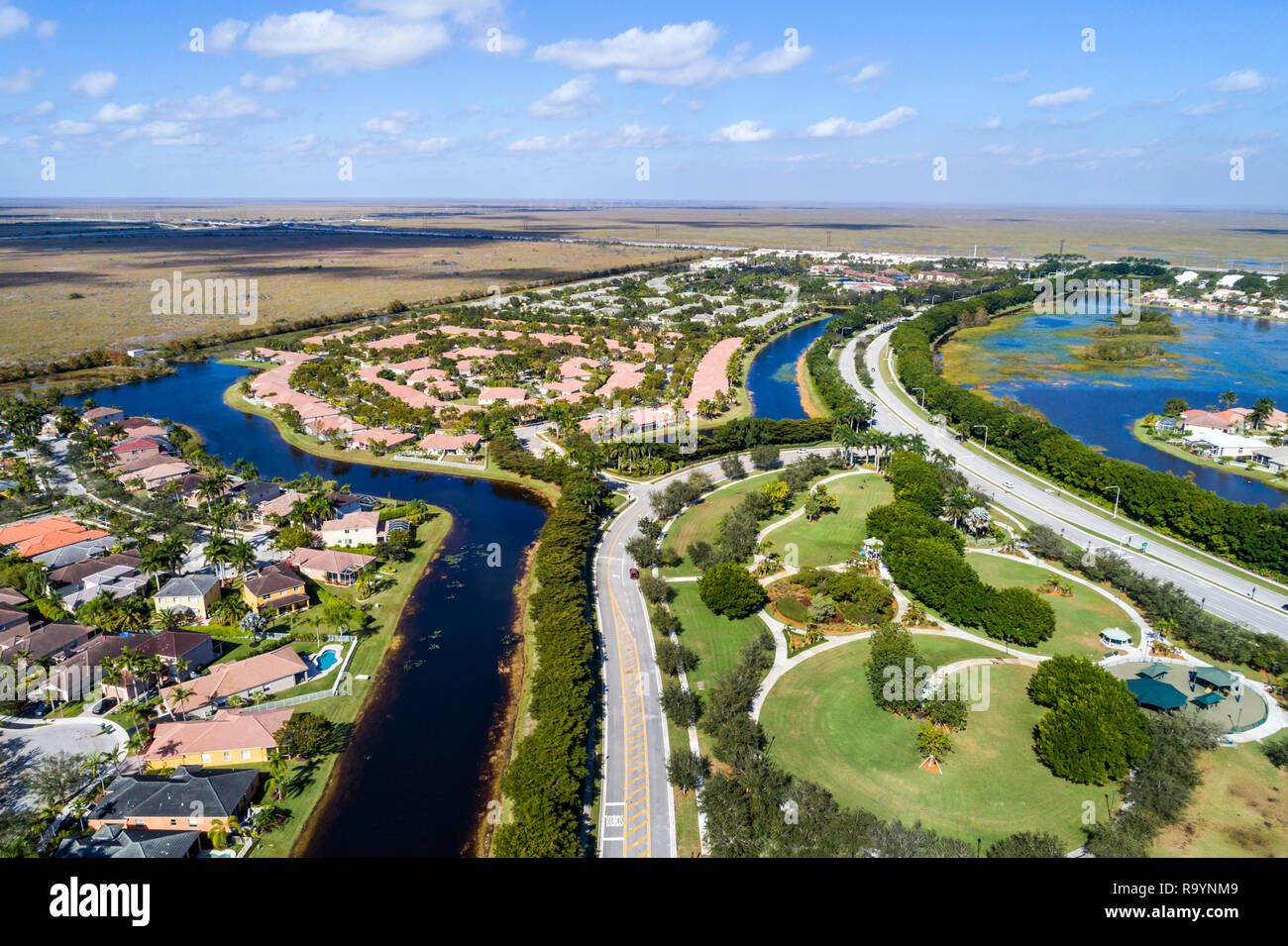 Weston Florida, fort ft. Lauderdale, vue aérienne depuis le dessus, résidences bordant la zone de gestion de la faune des Everglades conservation de l'eau A Banque D'Images