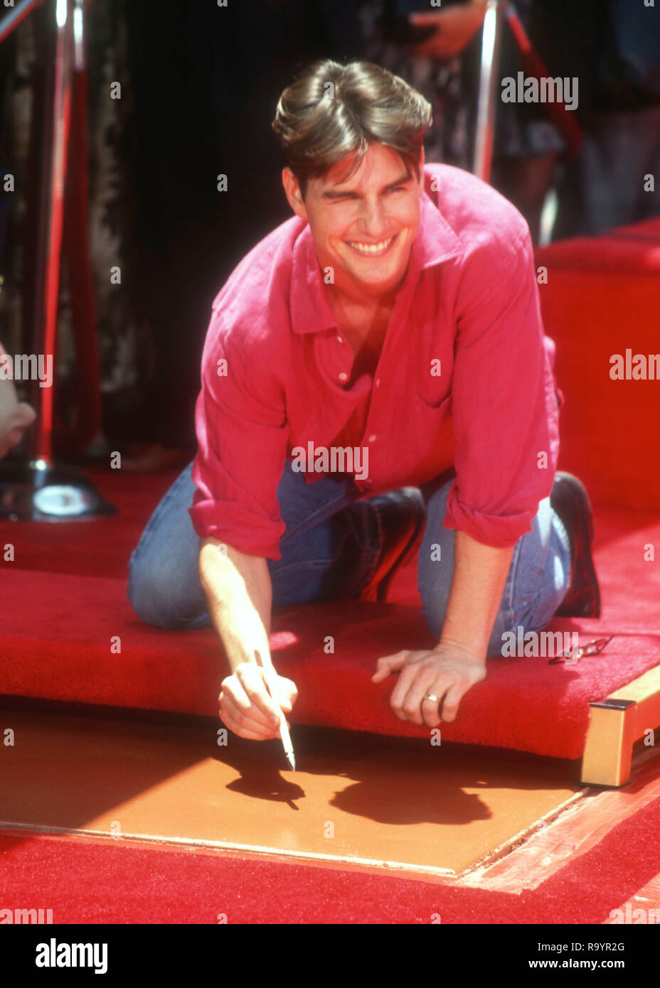 HOLLYWOOD, CA - le 28 juin : l'acteur Tom Cruise assiste à la main et cérémonie empreinte de Tom Cruise le 28 juin 1993 au Mann's Chinese Theatre dans Hollylwood, en Californie. Photo de Barry King/Alamy Stock Photo Banque D'Images