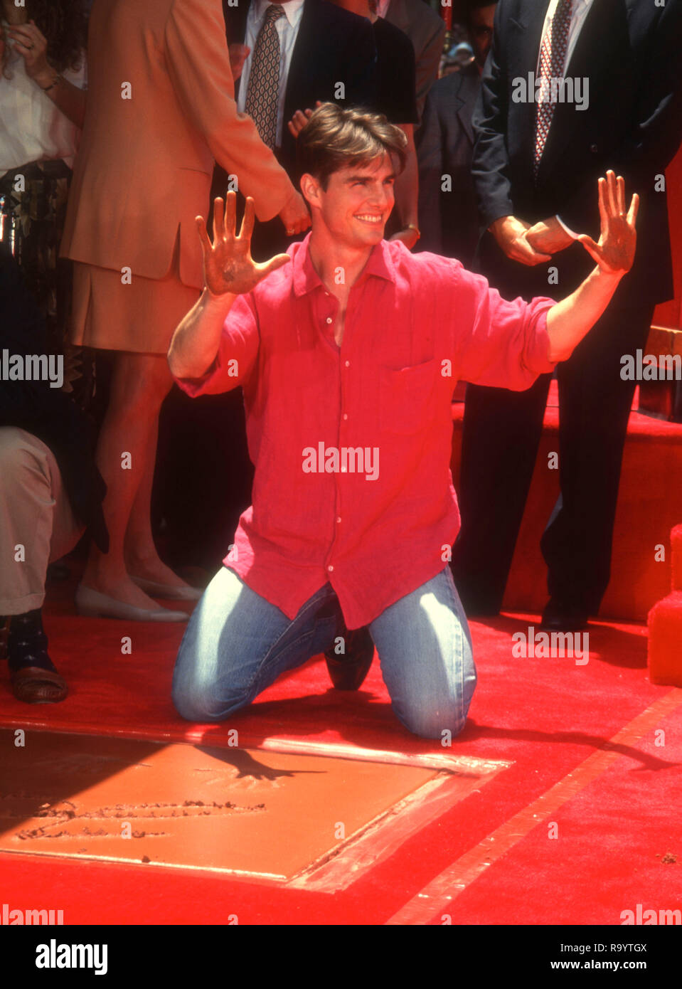 HOLLYWOOD, CA - le 28 juin : l'acteur Tom Cruise assiste à la main et cérémonie empreinte de Tom Cruise le 28 juin 1993 au Mann's Chinese Theatre dans Hollylwood, en Californie. Photo de Barry King/Alamy Stock Photo Banque D'Images