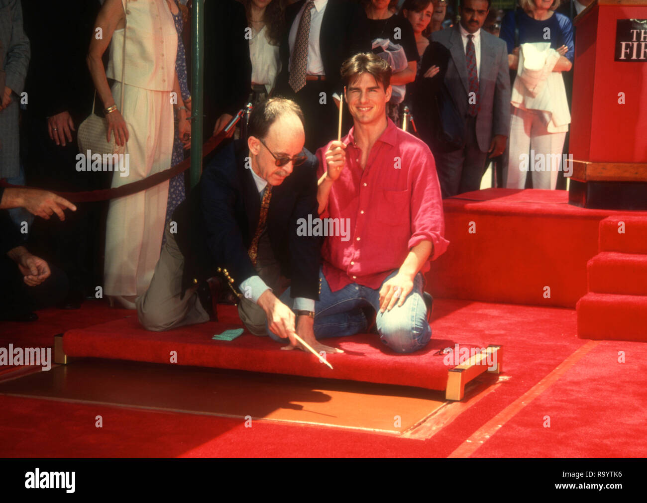 HOLLYWOOD, CA - le 28 juin : l'acteur Tom Cruise assiste à la main et cérémonie empreinte de Tom Cruise le 28 juin 1993 au Mann's Chinese Theatre dans Hollylwood, en Californie. Photo de Barry King/Alamy Stock Photo Banque D'Images