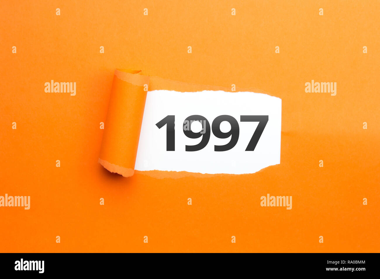 Nombre surprenant / Année 1997 fond orange Banque D'Images