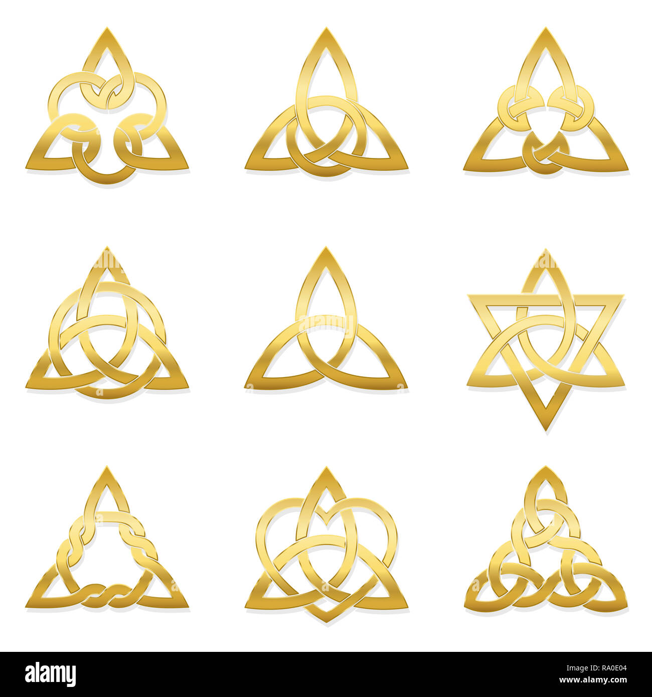 Spirale celtique triskele doré sur fond blanc. Le Triskèle. Un motif composé d'une spirale triple présentant une symétrie rotationnelle. Banque D'Images