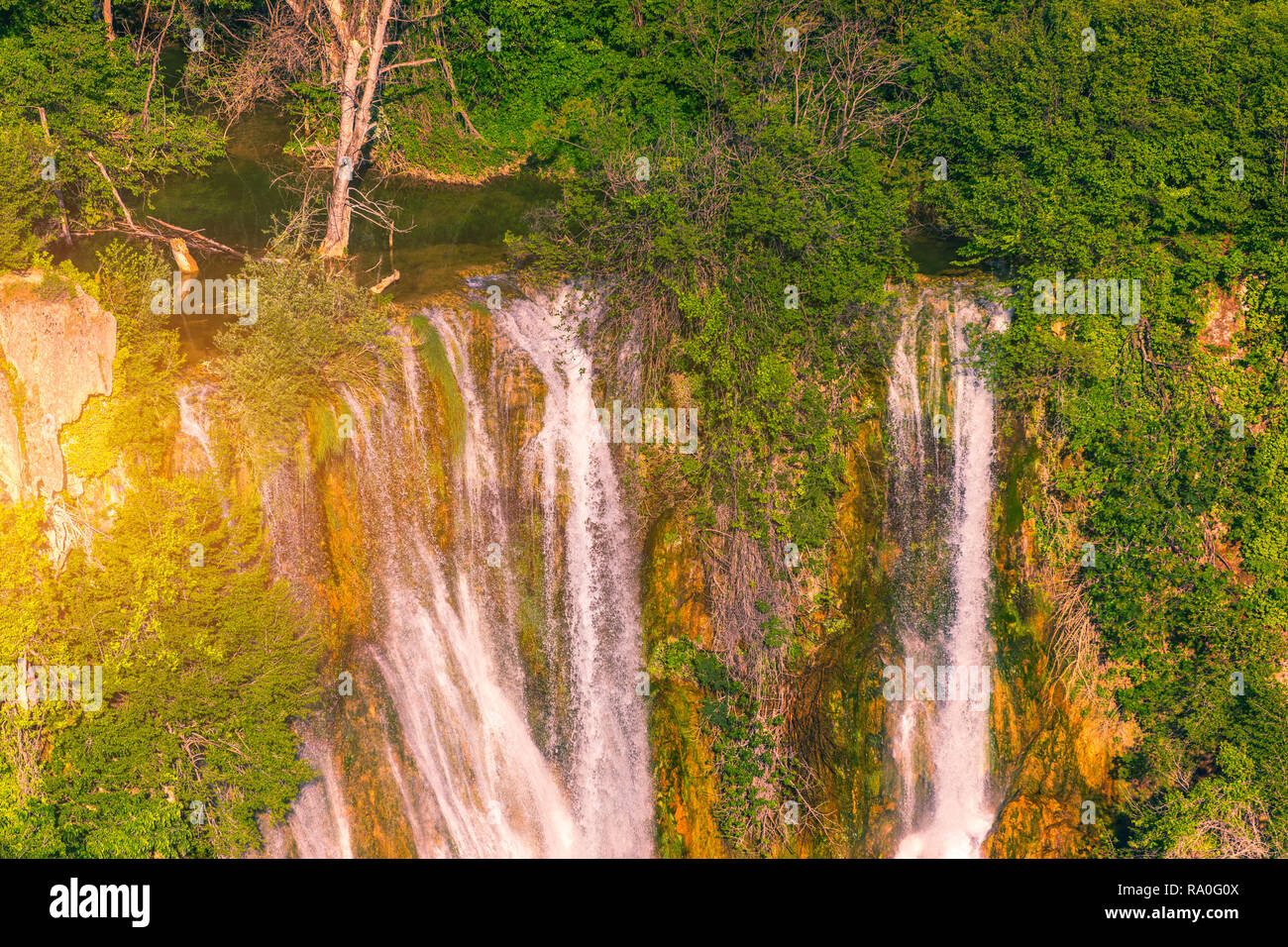 Manojlovac cascade, Parc National de Krka, Croatie. Manojlovac Cascade, parc national de Krka en Croatie. Vue sur la cascade Manojlovac, près de Knin dans Banque D'Images