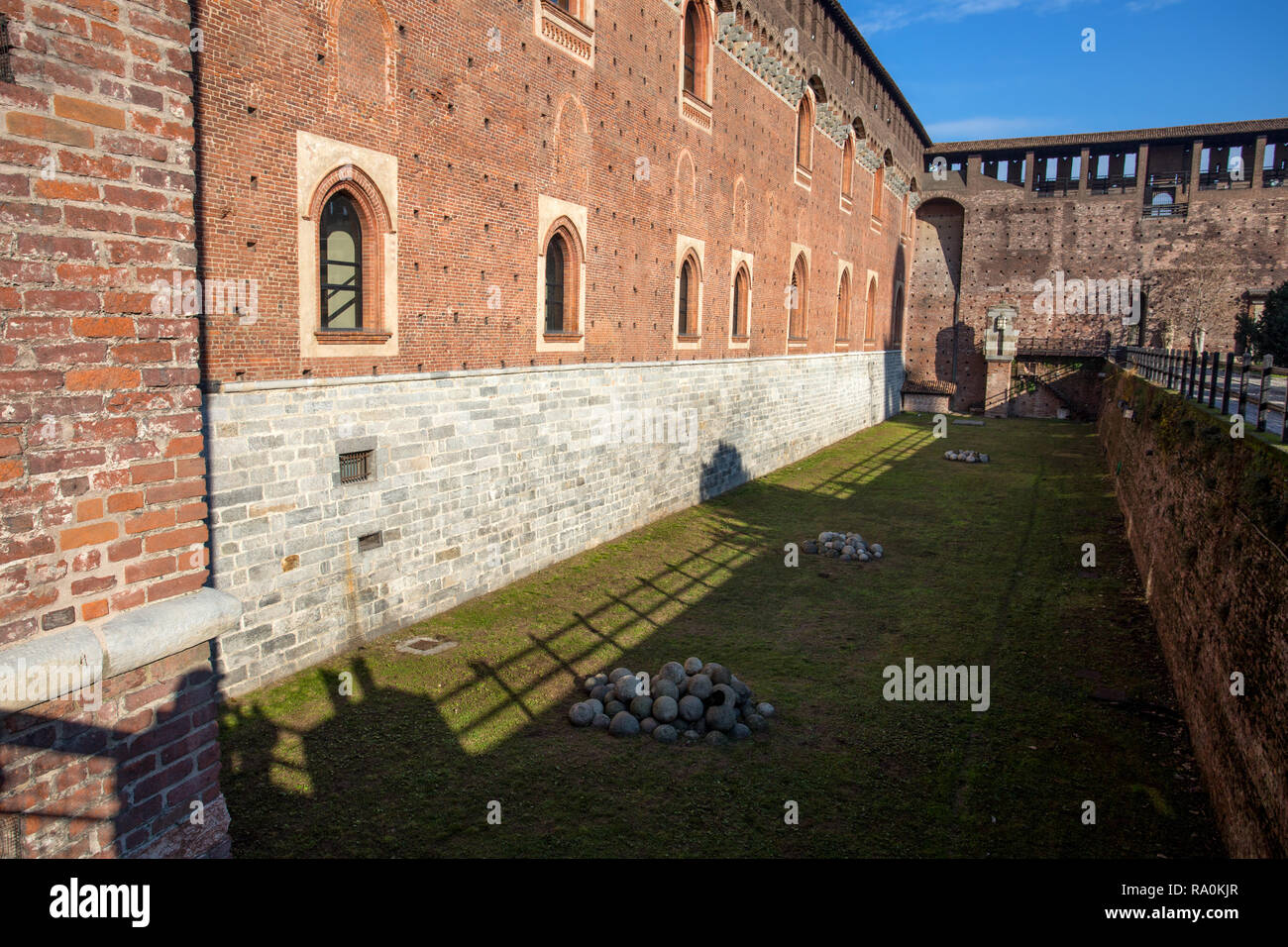 MILAN, ITALIE, le 5 décembre 2018 - cour du Château Sforzesco de Milan, Italie Banque D'Images