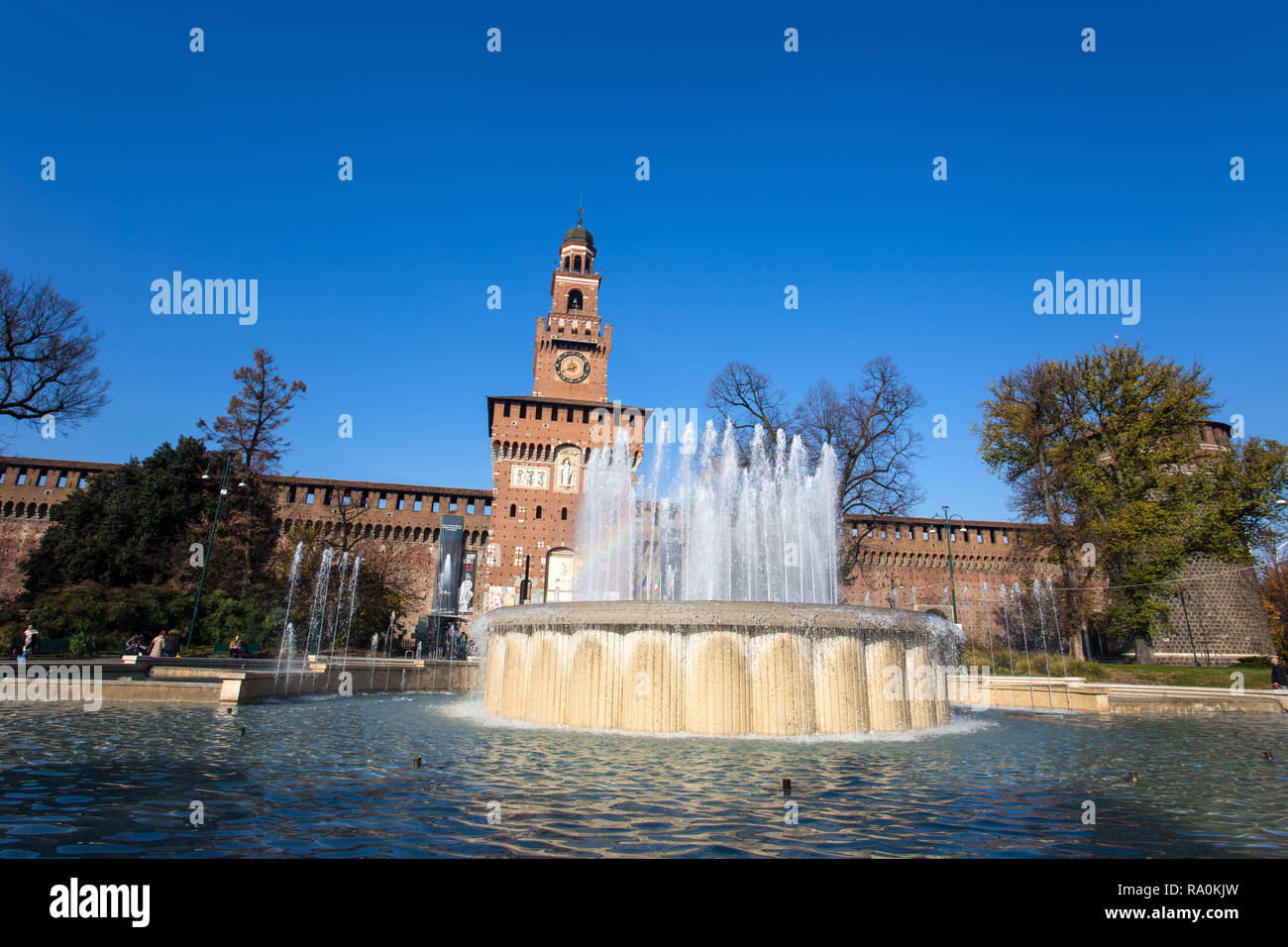 MILAN, ITALIE, le 5 décembre 2018 - Château Sforzesco dans place Cairoli, Milan, Italie Banque D'Images
