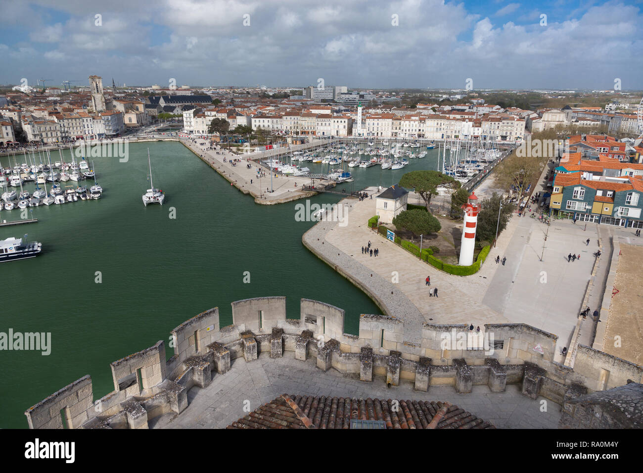 Tours de la rochelle avec bateaux Banque de photographies et d’images à ...