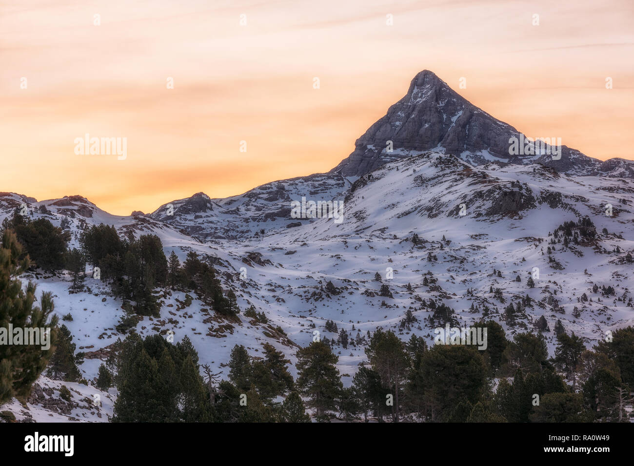 Pic Anie sur Larra plateau recouvert par la neige Banque D'Images