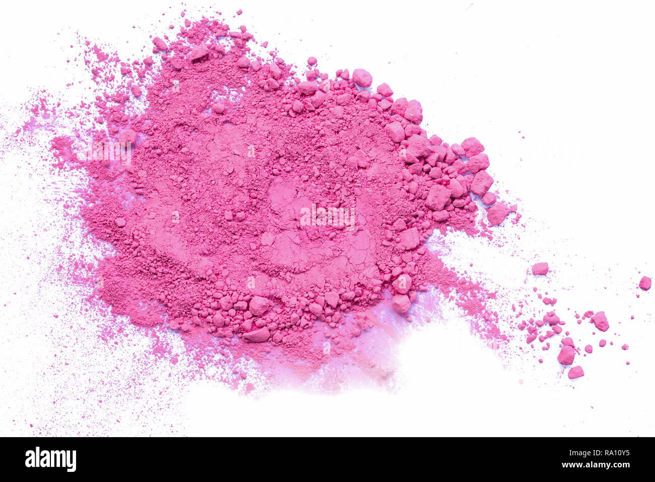 Arrière-plan de couleur rose poudre de craie. Les particules de poussière de couleur rose éclaboussés sur fond blanc. Banque D'Images