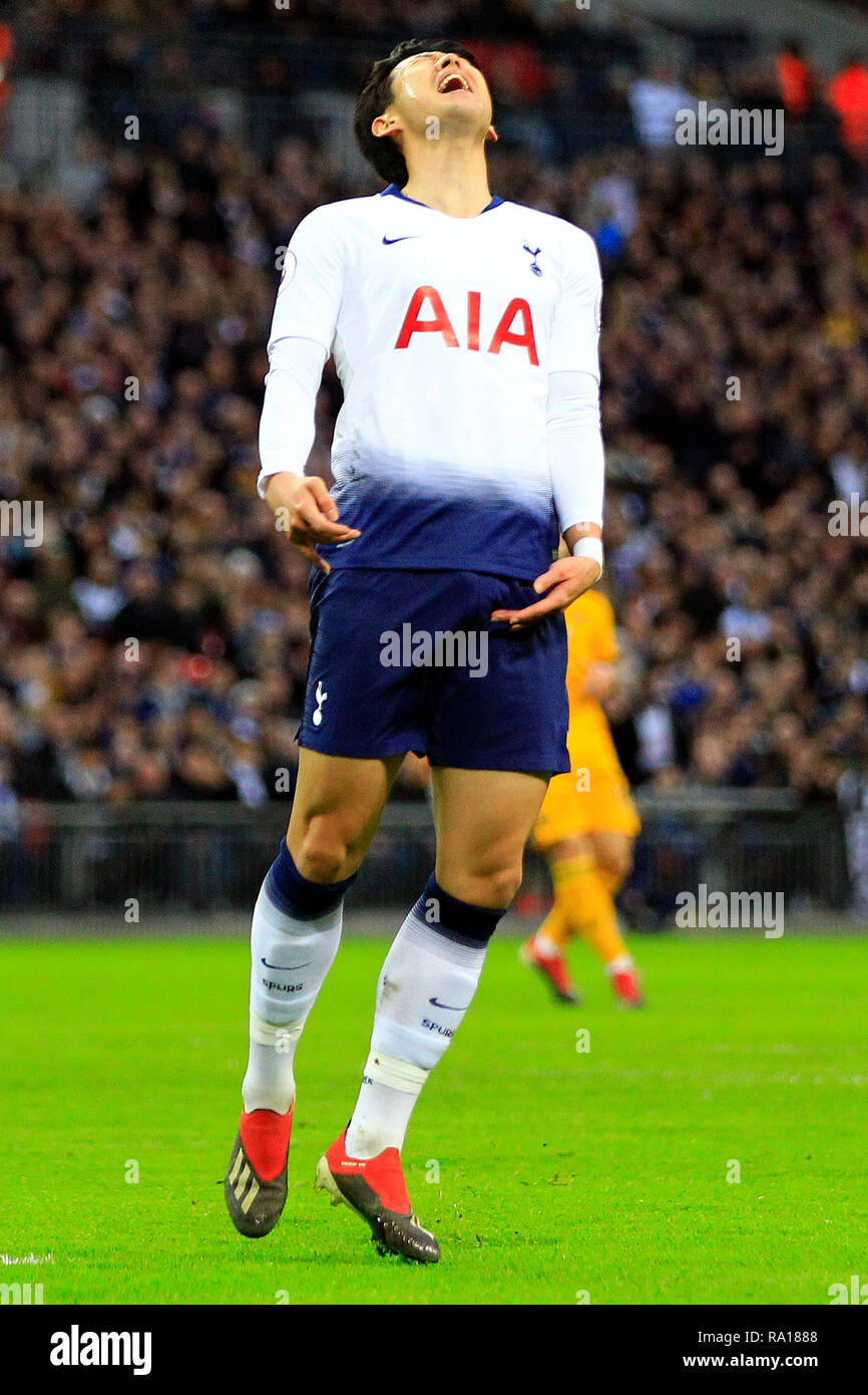 Wembley, Londres, Royaume-Uni. 29 Décembre, 2018. Fils Heung-min de Tottenham Hotspur est frustré après avoir raté une chance de marquer. Premier match d'EPL, Tottenham Hotspur v Wolverhampton Wanderers au Stade de Wembley à Londres le samedi 29 décembre 2018. Cette image ne peut être utilisé qu'à des fins rédactionnelles. Usage éditorial uniquement, licence requise pour un usage commercial. Aucune utilisation de pari, de jeux ou d'un seul club/ligue/dvd publications pic par Steffan Bowen/Andrew Orchard la photographie de sport/Alamy live news Banque D'Images