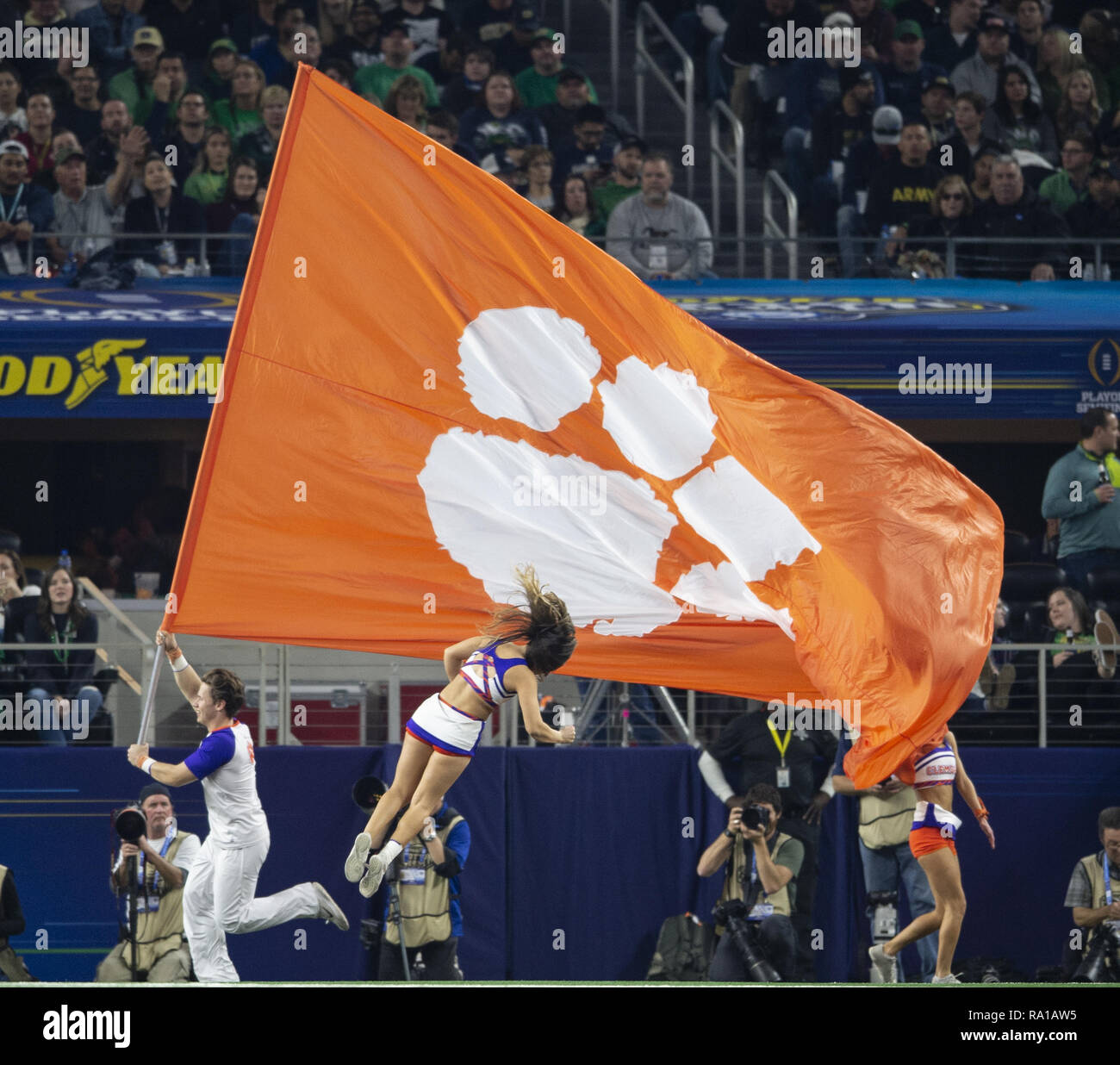 Arlington, Texas, USA. Dec 29, 2018. Touchdown Clemson jubilation. Credit : Hoss McBain/ZUMA/Alamy Fil Live News Banque D'Images