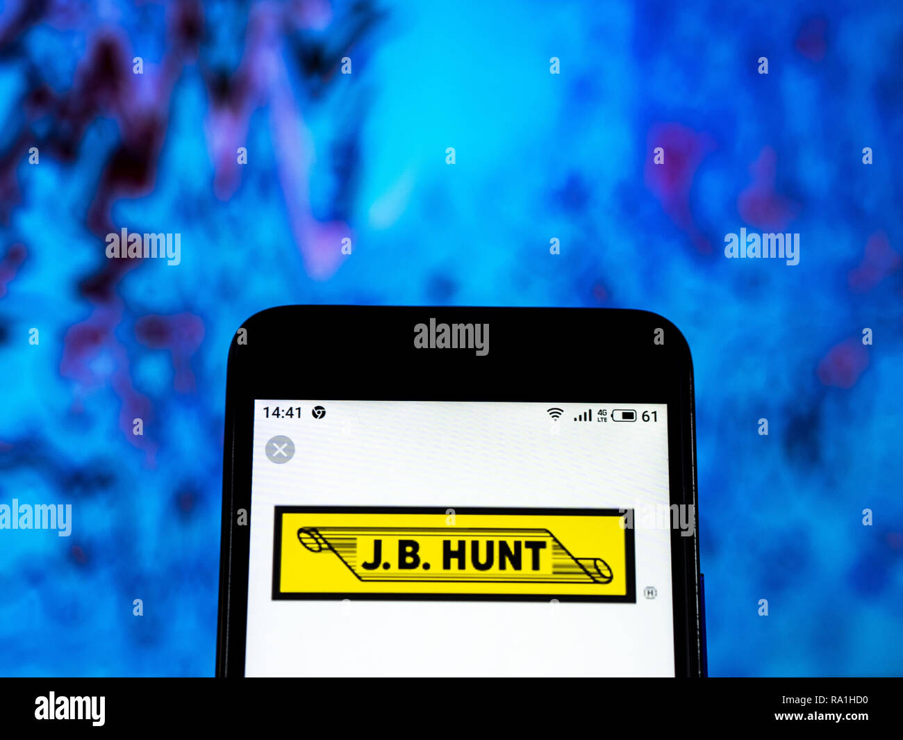 Kiev, Ukraine. Dec 29, 2018. J. B. Hunt logo de l'entreprise vu affiché sur un smart phone Crédit : Igor Golovniov SOPA/Images/ZUMA/Alamy Fil Live News Banque D'Images