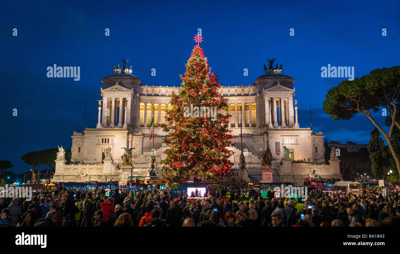 La Piazza Venezia à Rome pendant les vacances de Noël en 2018. L'Italie. Banque D'Images
